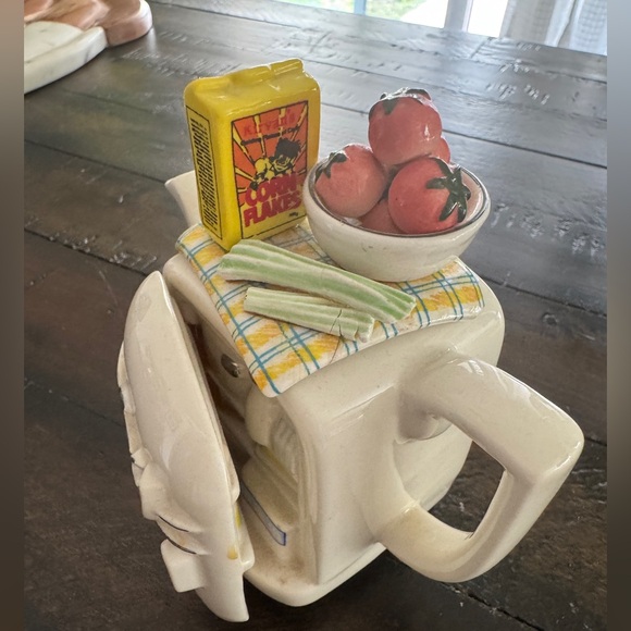 Paul Cardew Mini Refrigerator Teapot- collectible- made in England - Picture 6 of 8